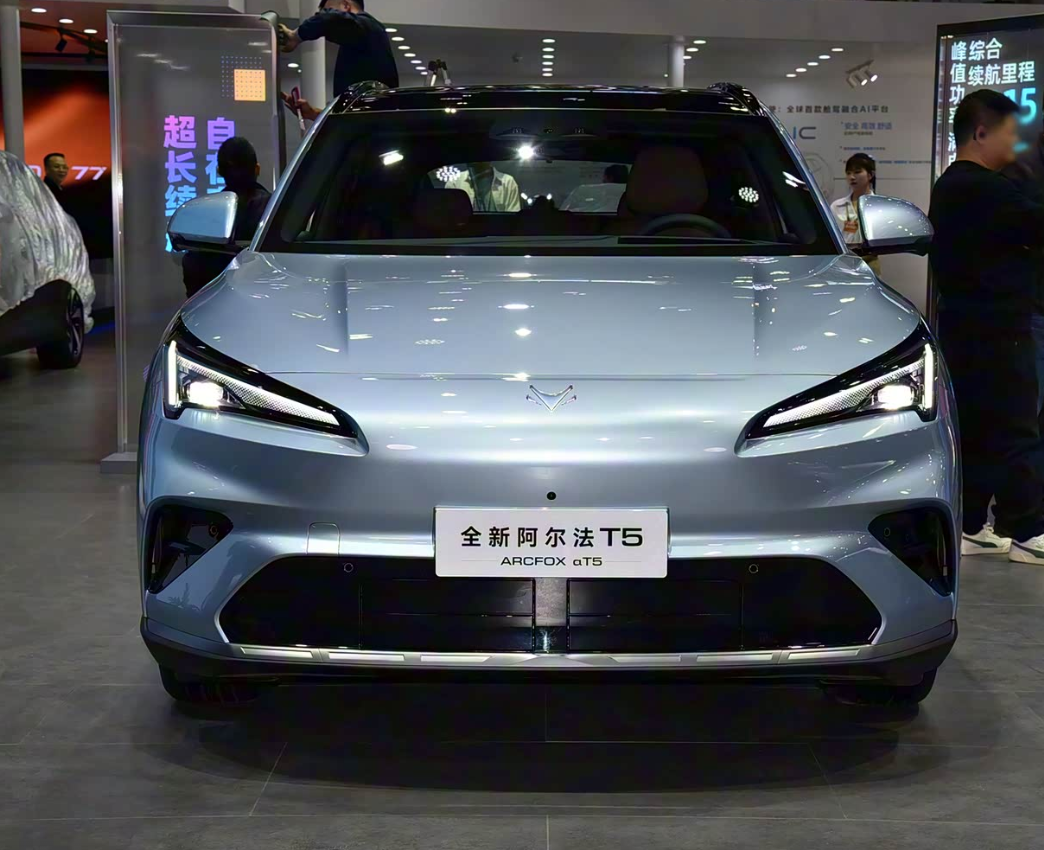 代表全新阿尔法T5(图1)