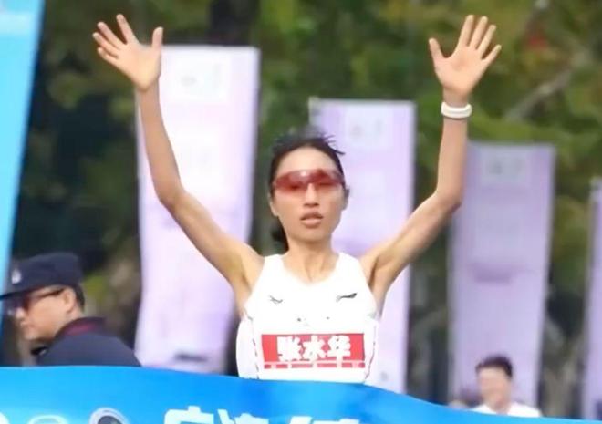 奖金107万！张水华获全马冠军：曾炮轰领导不给调休 近3站2冠1亚